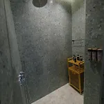 Modern Luxury In * 地拉那
