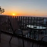 Modern Luxury In 地拉那