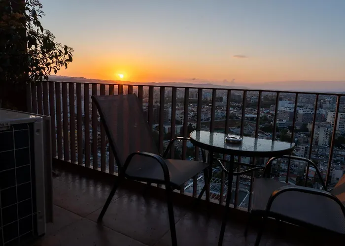 Modern Luxury In 地拉那